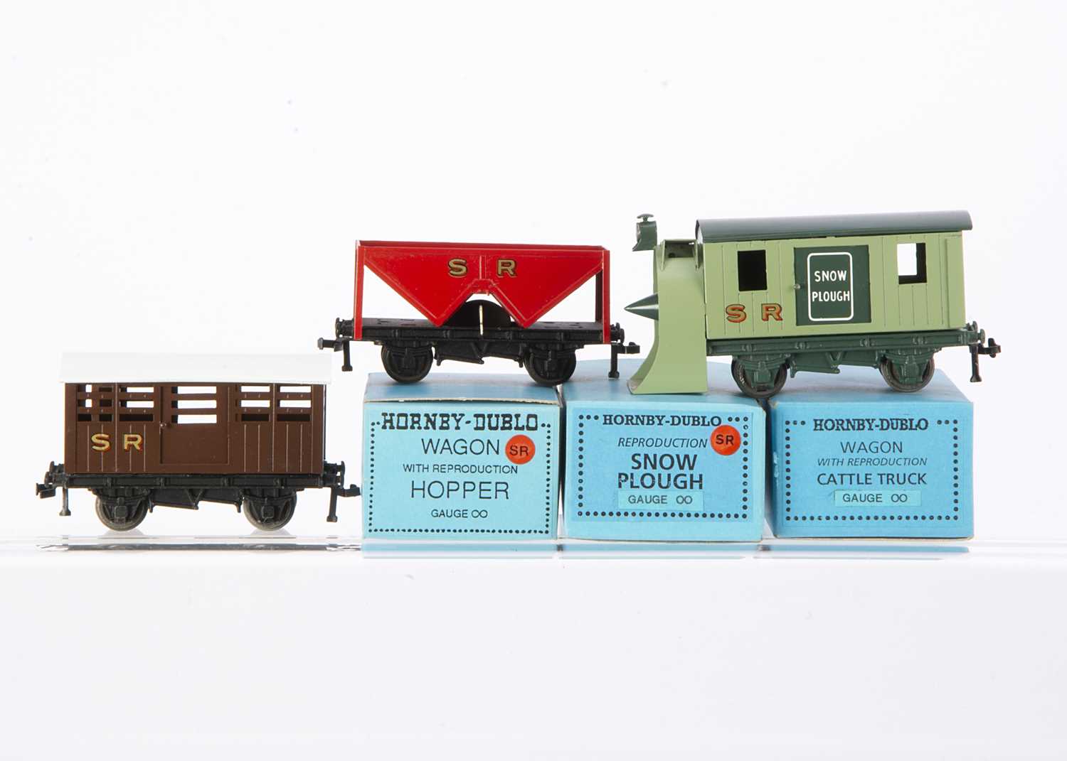 Lot 386 - Limited Edition Hornby Dublo 00 Gauge 3-Rail SR wagons built by Bran Huxley in the style of Hornby 0 Gauge