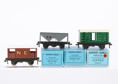 Lot 389 - Limited Edition Hornby Dublo 00 Gauge 3-Rail wagons built by Bran Huxley in the style of Hornby 0 Gauge