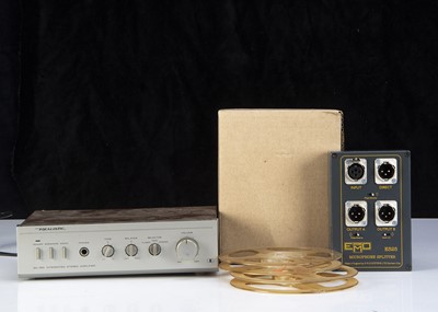 Lot 561 - Hi Fi / Music accessories