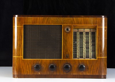 Lot 574 - Ultra / Philco Vintage Radios