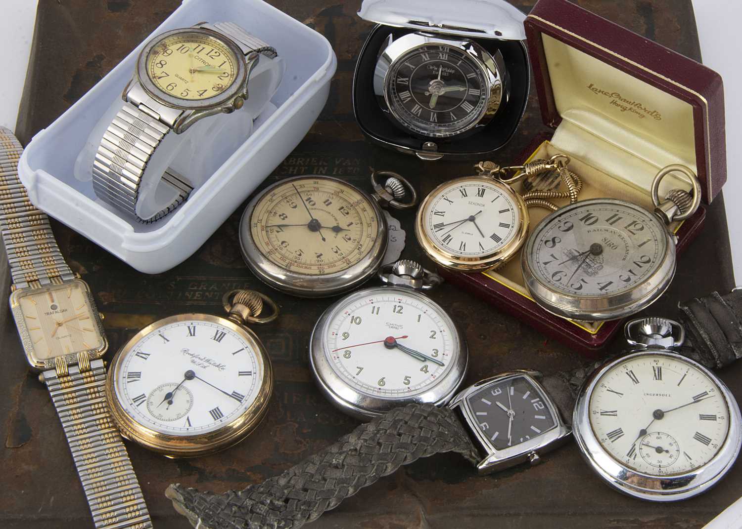 Lot 17 - A small group of pocket and other watches