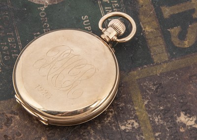 Lot 37 - An early 20th century 9ct gold full hunter pocket watch by Waltham