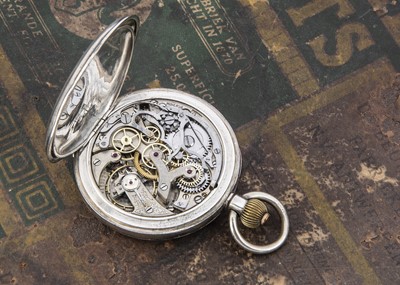 Lot 54 - An early 20th century silver pocket watch with stop watch facility probably by Minerva