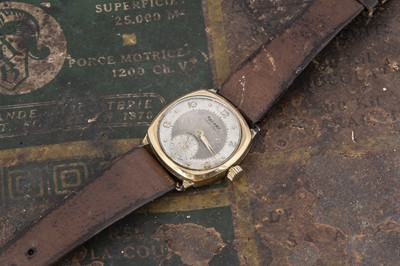 Lot 73 - A c1960s 9ct gold cased Rotary Super-Sports mid sized wristwatch