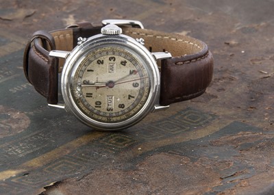 Lot 82 - A vintage Movado "Calendar" stainless steel wristwatch
