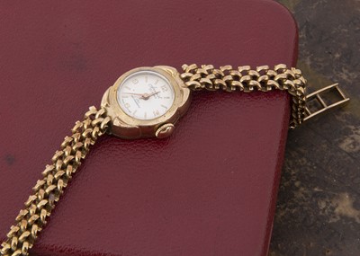 Lot 100 - A c1960s Accurist 9ct gold lady's wristwatch