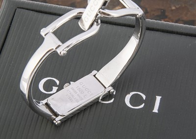 Lot 117 - A modern Gucci quartz stainless steel wristwatch