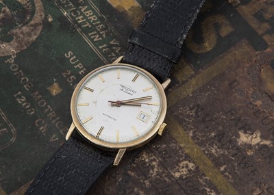 Lot 129 - A c1970s Record De Luxe Automatic 9ct gold cased wristwatch