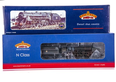 Lot 478 - Bachmann 00 Gauge Southern Region black Steam Locomotives and tenders