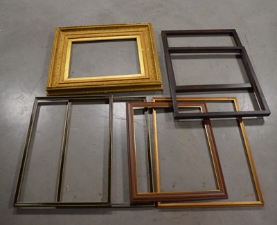 Lot 59 - A collection of frames