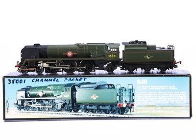 Lot 562 - DJH 00 Gauge kitbuilt BR green Merchant Navy Class 35001 'Channel Packet' Locomotive and tender