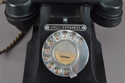 Lot 185 - A 1950's Bakelite telephone
