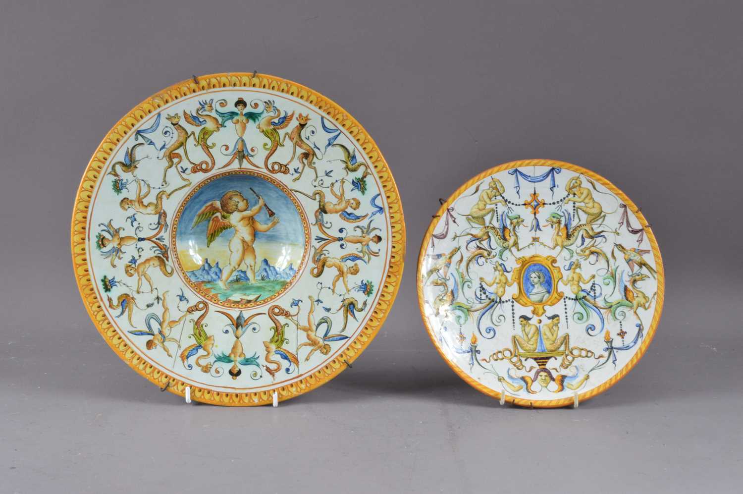 Lot 194 - Two late 19th century Italian majolica dishes