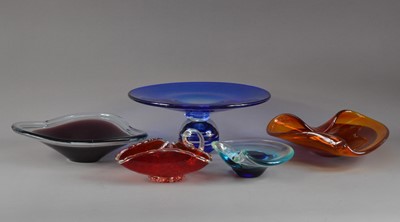 Lot 217 - A selection of assorted art glass