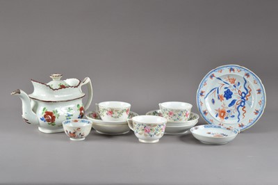 Lot 247 - A collection of English ceramics