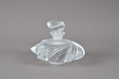 Lot 262 - A Lalique glass perfume bottle and stopper