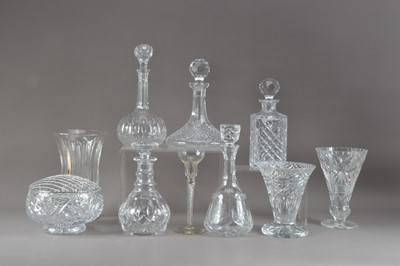 Lot 264 - A collection of cut glass