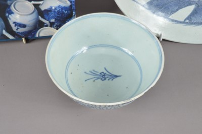 Lot 278 - Two late 18th century pieces of Chinese ceramics