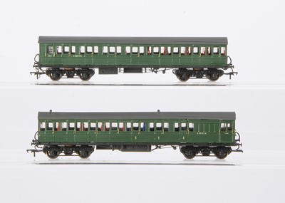 Lot 573 - Pair of Roxey Models 00 Gauge BR green ex LBSC kitbuilt Push Push Coaches