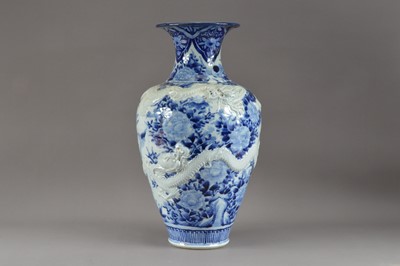 Lot 294 - A modern Chinese large porcelain vase