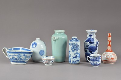Lot 298 - A collection of Chinese ceramics