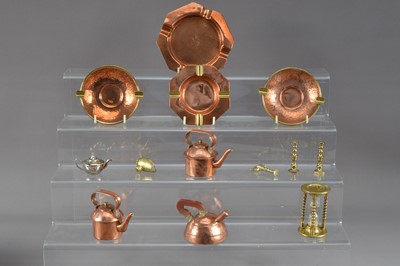 Lot 327 - An assorted collection of small brass and copper items