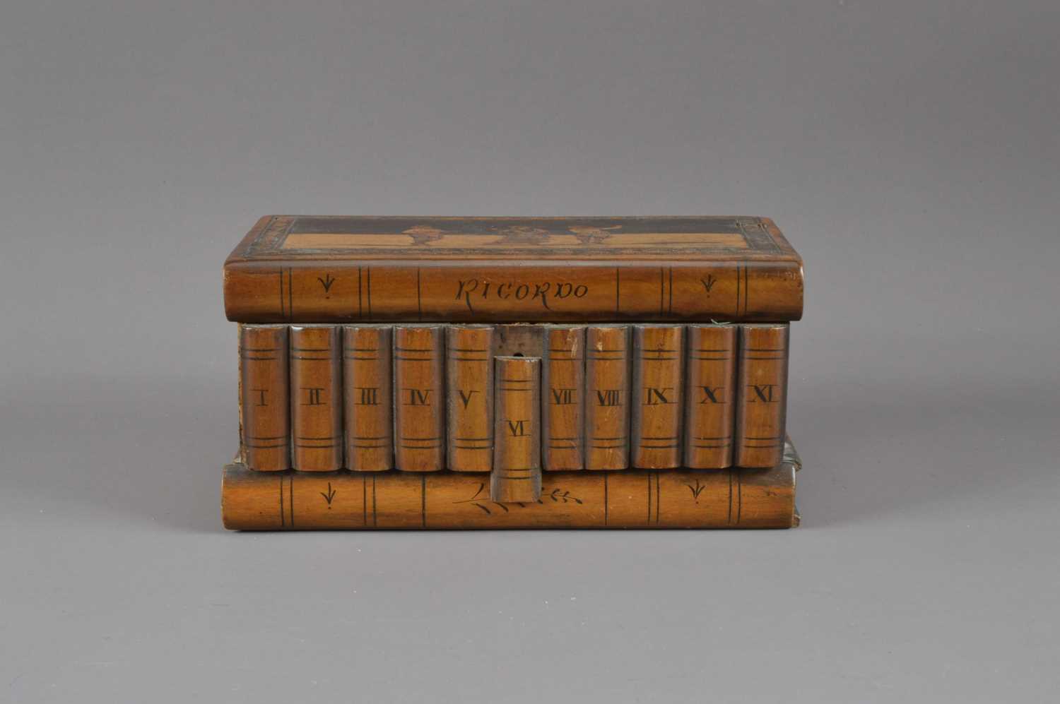 Lot 333 - An early 20th century Sorrento olive wood puzzle box