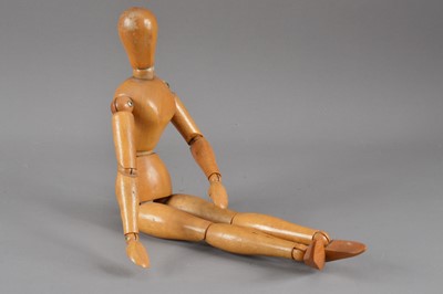 Lot 364 - A 20th century wooden articulated figure
