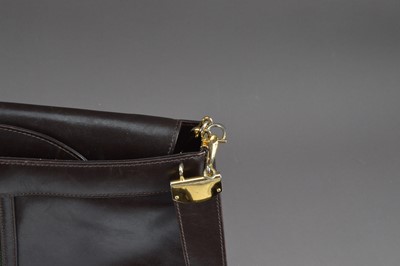 Lot 371 - A Gucci black leather ladies handbag