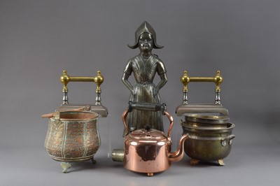 Lot 385 - A collection of household metalware's