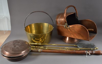 Lot 390 - A collection of metalware's