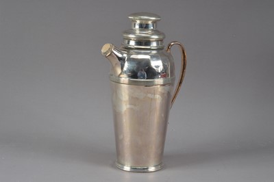 Lot 398 - An Izero EPNS cocktail shaker