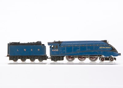 Lot 274 - Hornby-Dublo pre-war 00 Gauge clockwork LNER blue 4498 'Sir Nigel Gresley' Locomotive and Tender