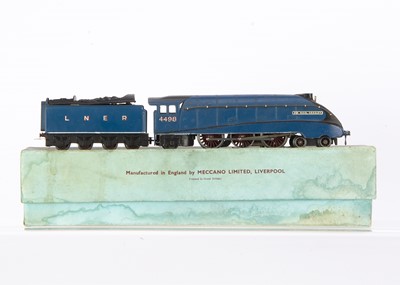 Lot 275 - A rare boxed Hornby-Dublo pre-war 00 Gauge 3-Rail EDL1 LNER blue 4498 'Sir Nigel Gresley' Locomotive and Tender