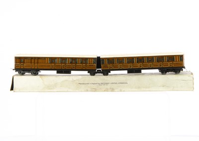 Lot 276 - Hornby-Dublo pre-war 00 Gauge 3-Rail D252 LNER 2-Coach Articulated Unit