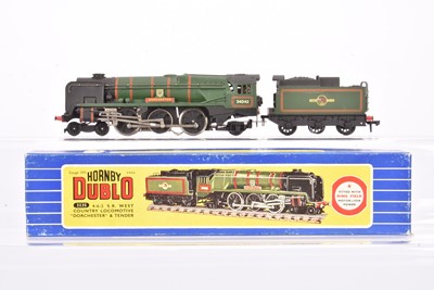 Lot 285 - Late issue Hornby-Dublo 00 Gauge 3-Rail 3235 BR green West Country Class 34042 'Dorchester' Locomotive and tender