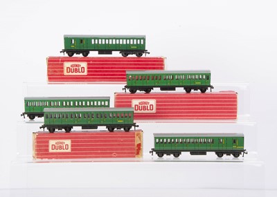 Lot 293 - Hornby-Dublo 00 Gauge BR SR green Suburban Coaches