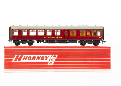 Lot 294 - Pair of late issue Hornby-Dublo 00 Gauge 4071 BR maroon Restaurant Cars