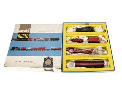 Lot 302 - Hornby-Dublo 00 Gauge 2-Rail 2039 Breakdown Train Set