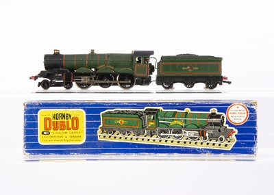 Lot 308 - Hornby-Dublo 00 Gauge late issue 3-Rail 3221 BR green 5002 'Ludlow Castle' Locomotive and Tender