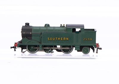 Lot 328 - Hornby-Dublo 00 Gauge 3-Rail Southern Malachite green 2594 0-6-2T