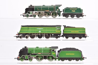 Lot 150 - Tri-ang-Hornby and Hornby Southern  green Steam Locomotives and Tenders