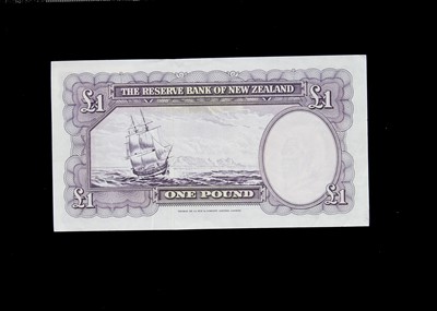 Lot 22 - New Zealand 1 Pound note