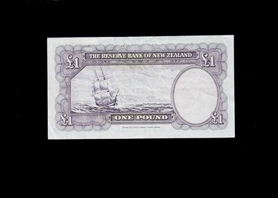 Lot 23 - New Zealand 1 Pound note