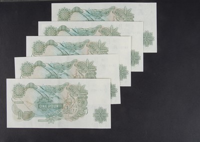 Lot 31 - Group of Sixteen Bank of England £1 notes in five small consecutive runs