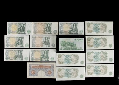 Lot 32 - Group of Fourteen Bank of England £1 notes (odds)