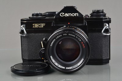 Lot 324 - A Canon EF SLR Camera