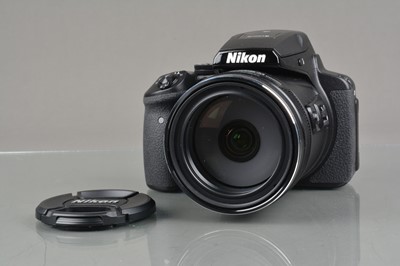 Lot 400 - A Nikon CoolPix P900 Digital Camera