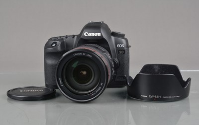 Lot 402 - A Canon EOS 5D Mark II EF 24-105mm L IS USM DSLR Camera Kit