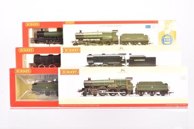 Lot 190 - Hornby 00 Gauge GWR green and SR black Steam Locomotives and Tenders